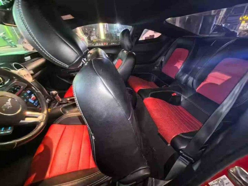 九江18年福特野马5