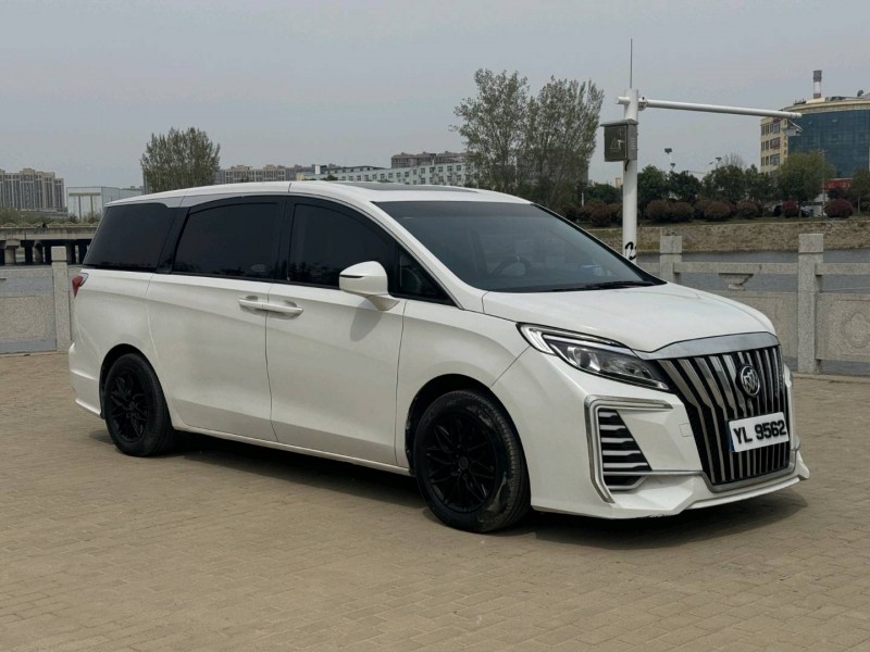 郑州17年别克GL82