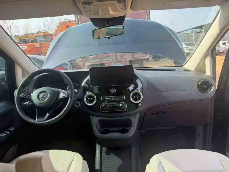 东营23年奔驰威霆7