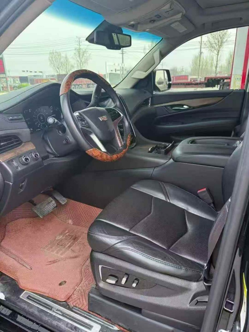 张家口17年凯迪拉克凯雷德6