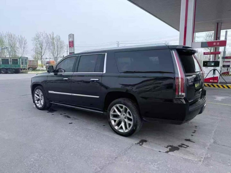 张家口17年凯迪拉克凯雷德8