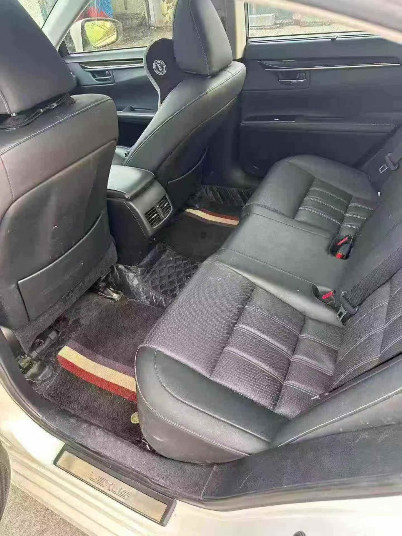 烟台18年雷克萨斯ES5