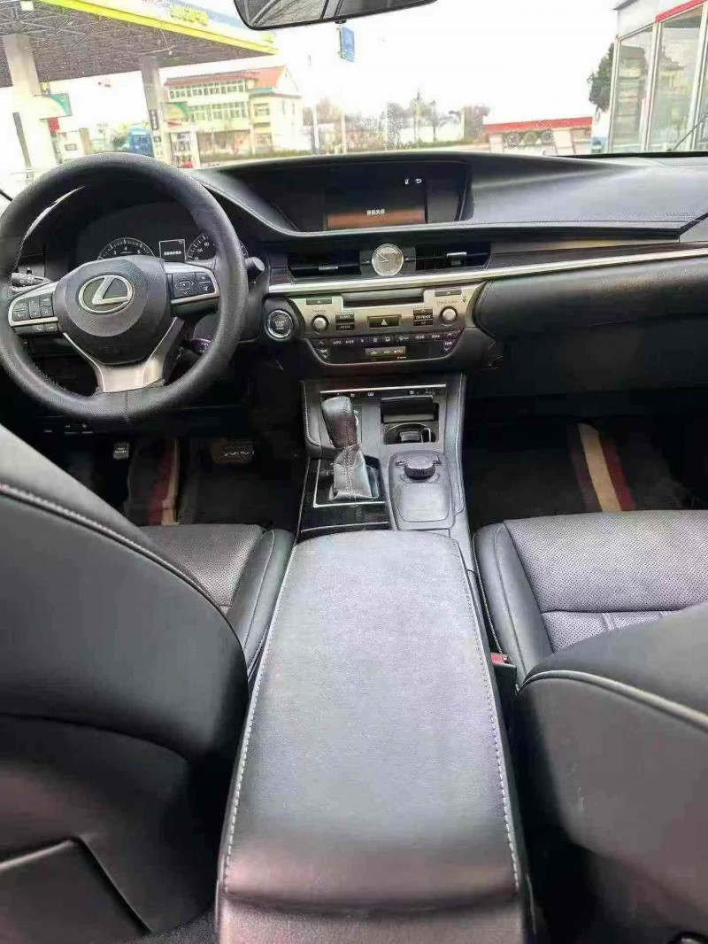 烟台18年雷克萨斯ES6