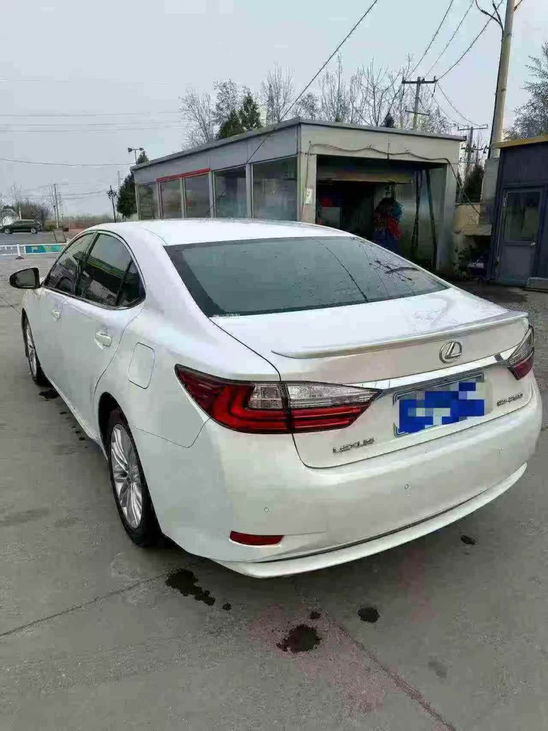 烟台18年雷克萨斯ES7