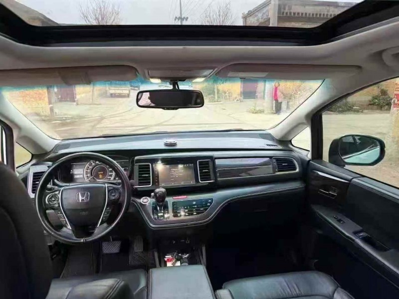 烟台18年本田艾力绅6