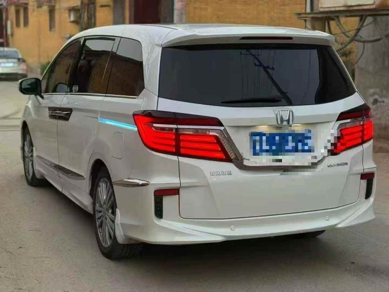 烟台18年本田艾力绅7