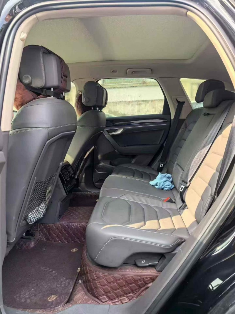 嘉兴20年大众途锐5