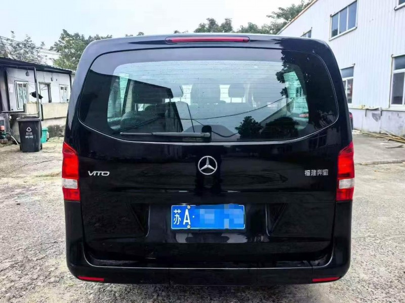 南通21年奔驰威霆9