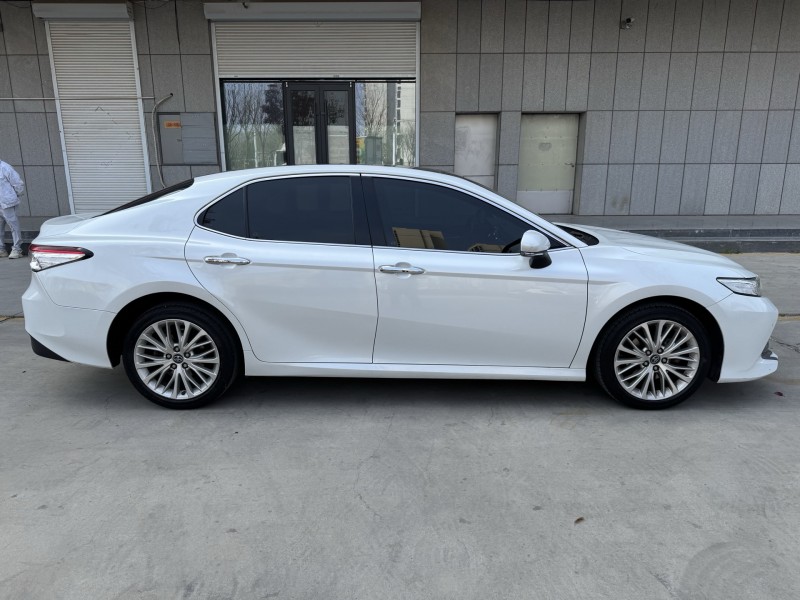 济宁20年丰田凯美瑞8