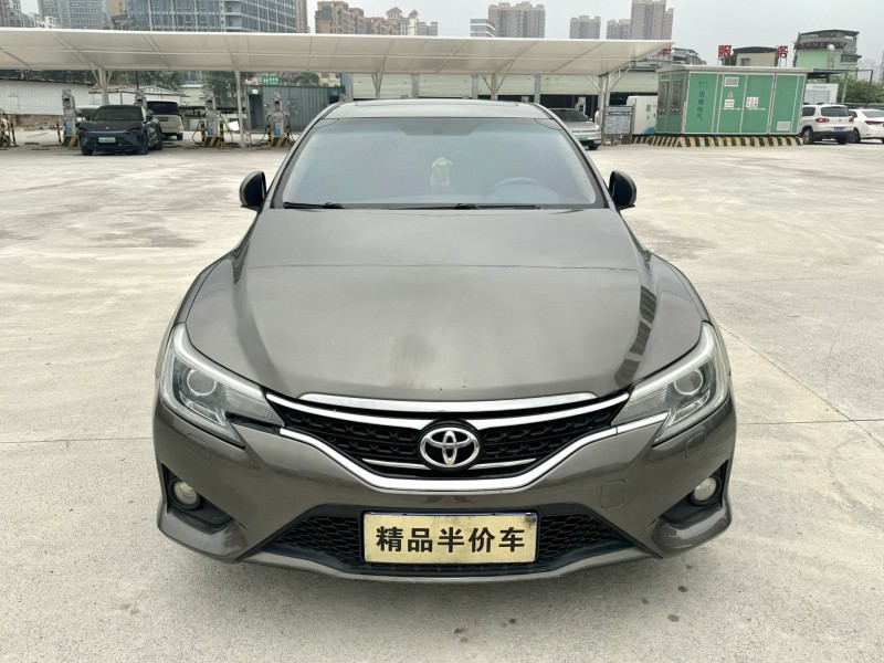 南宁13年丰田锐志1