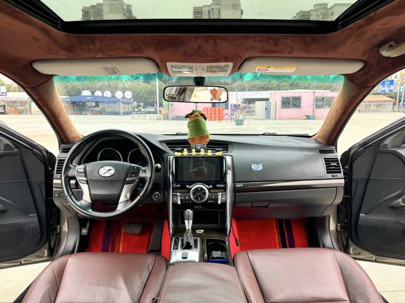 南宁13年丰田锐志6