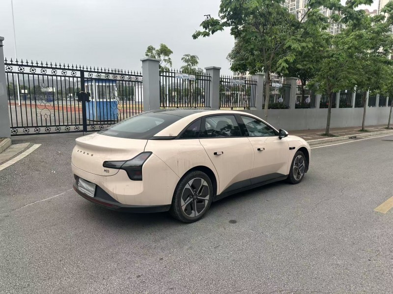 桂林25年小鵬汽車m037