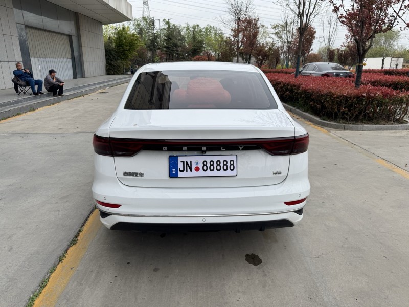 济宁21年吉利帝豪9