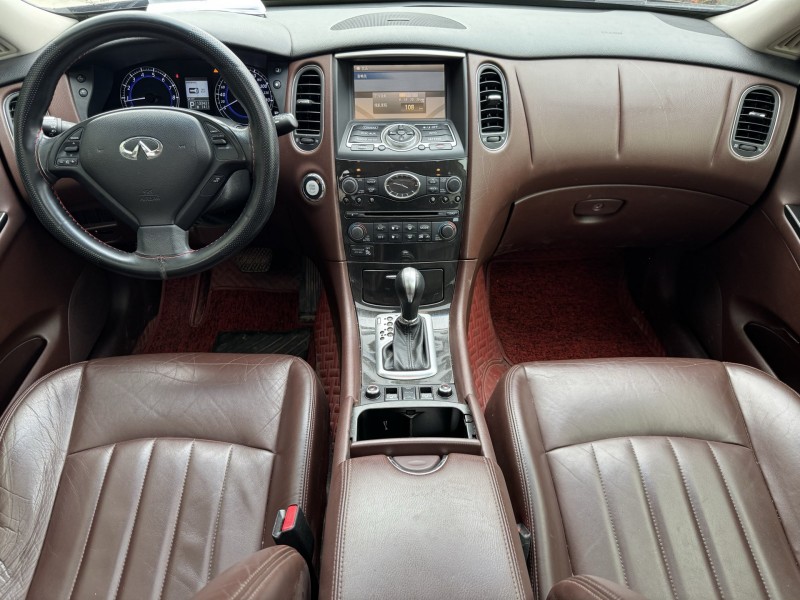 济宁15年英菲尼迪QX506