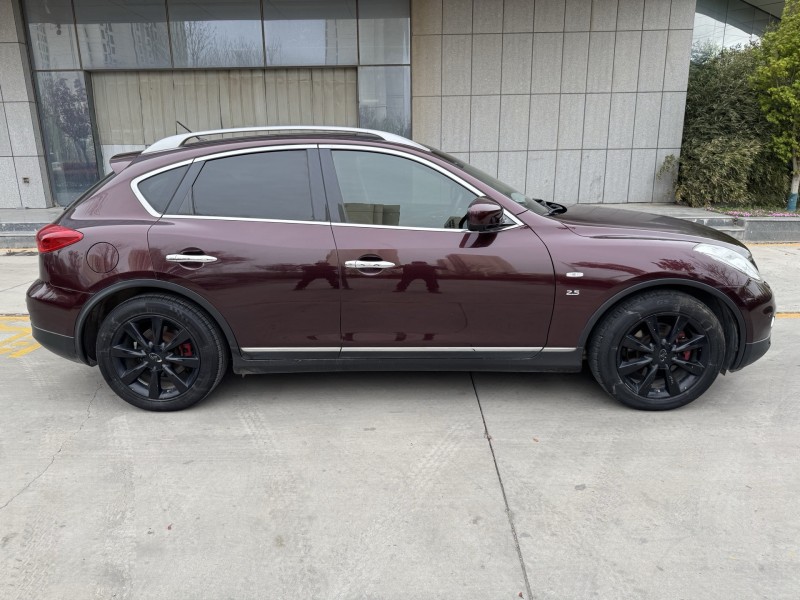济宁15年英菲尼迪QX507
