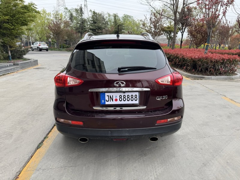 济宁15年英菲尼迪QX509