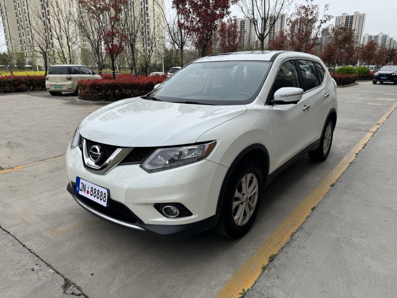 济宁16年日产奇骏2