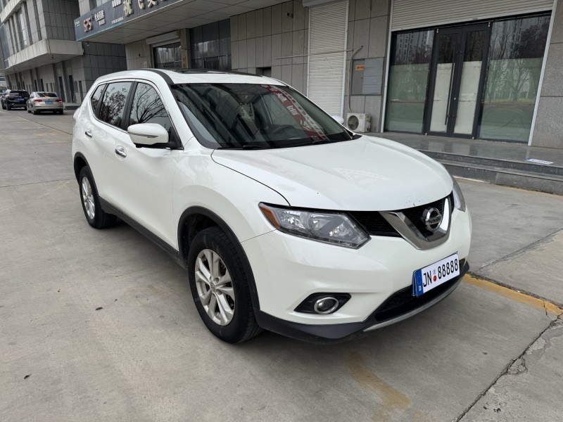 济宁16年日产奇骏3