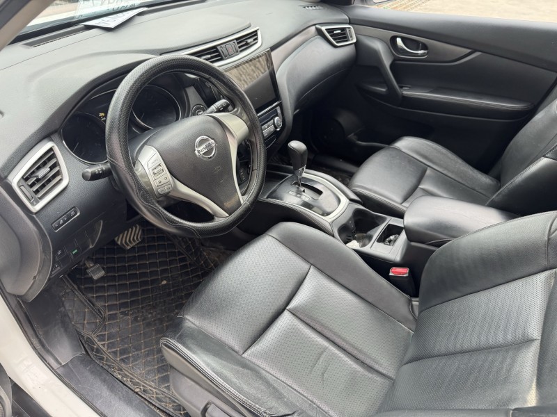 济宁16年日产奇骏4