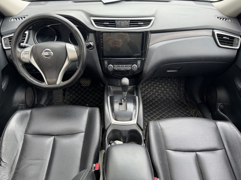 济宁16年日产奇骏5