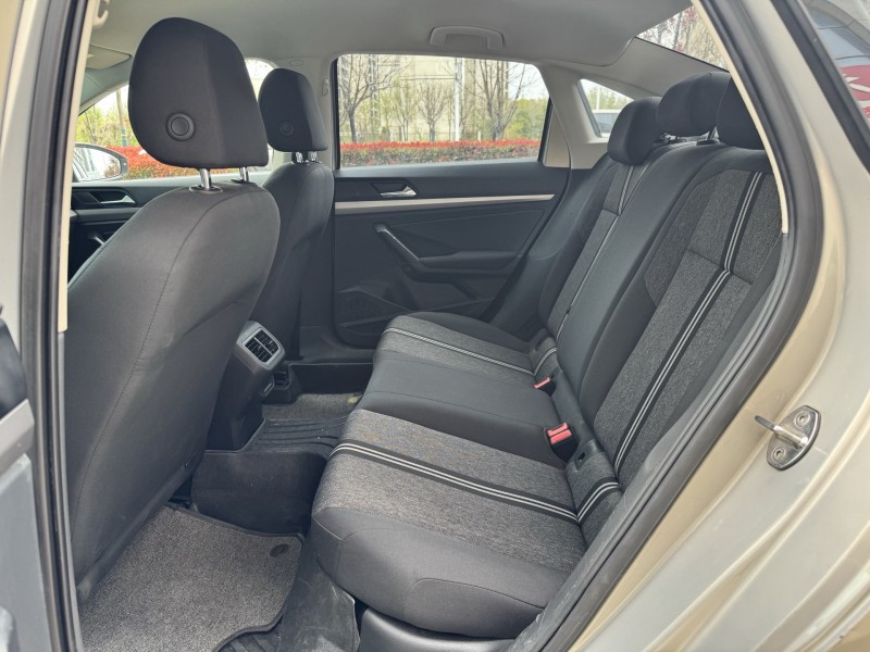 济宁19年大众朗逸6