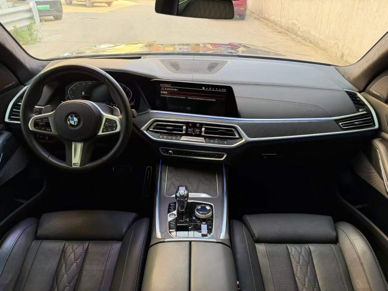 广州23年宝马X74