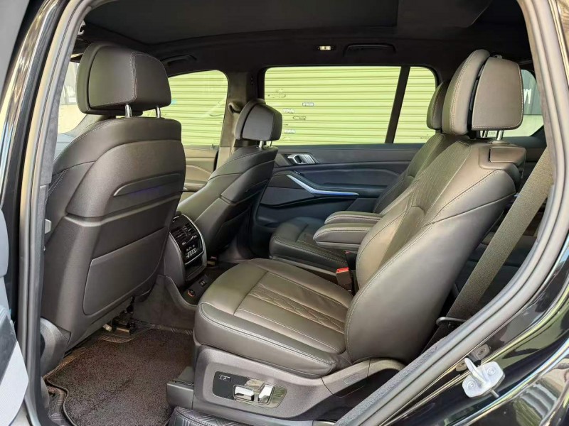 广州23年宝马X75