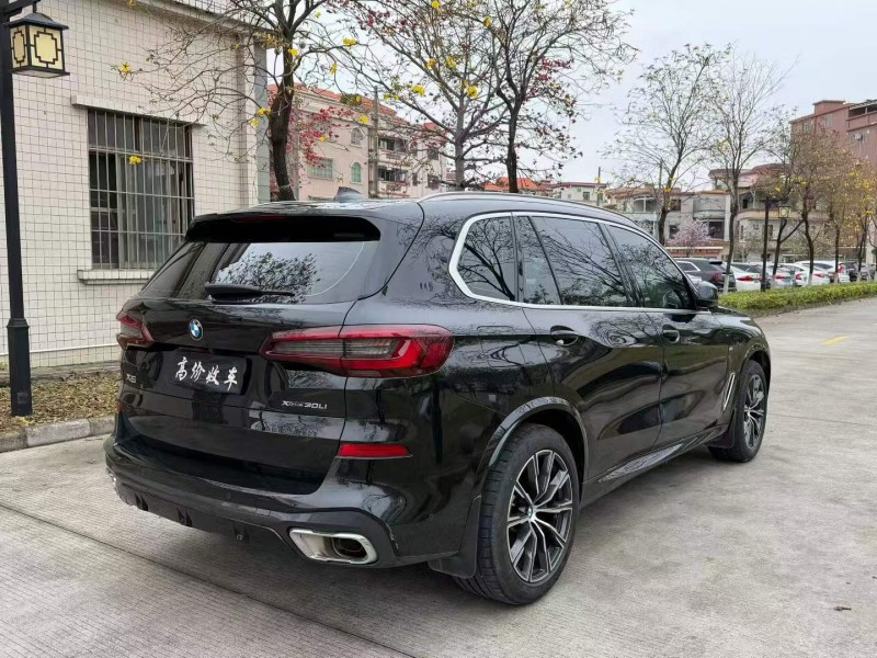 广州22年宝马X58