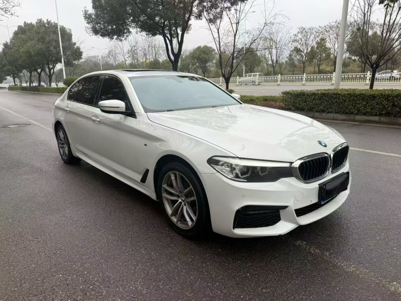 娄底19年宝马5系3