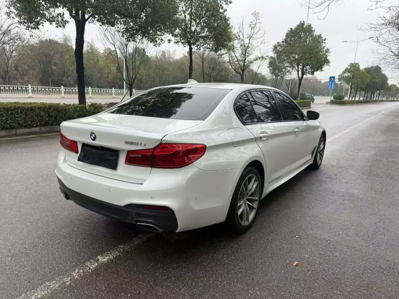 娄底19年宝马5系8