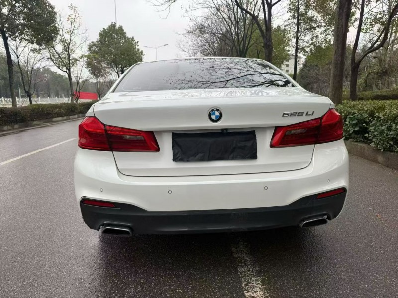 娄底19年宝马5系9