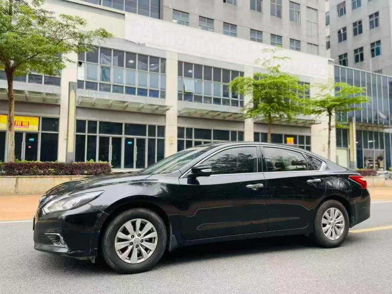 广州18年日产天籁2