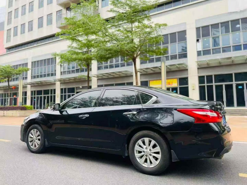 广州18年日产天籁4