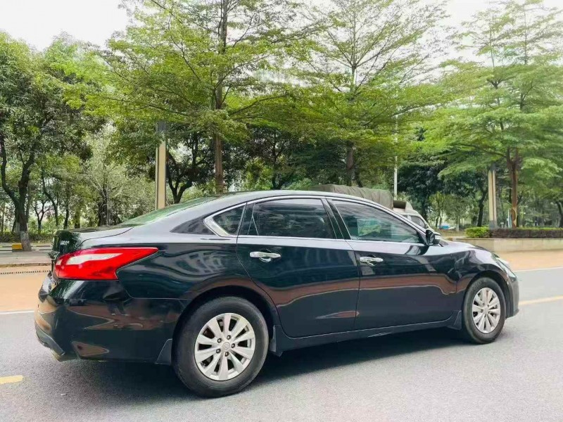 广州18年日产天籁5