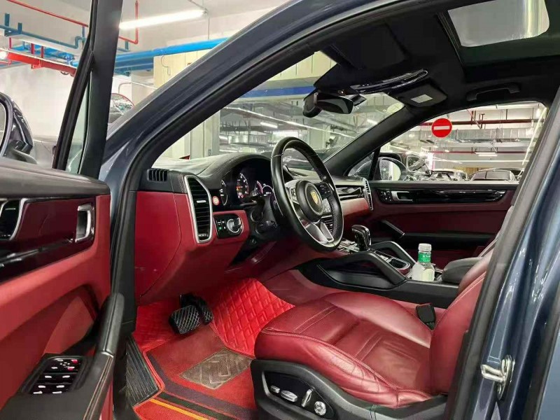 广州18年保时捷卡宴4