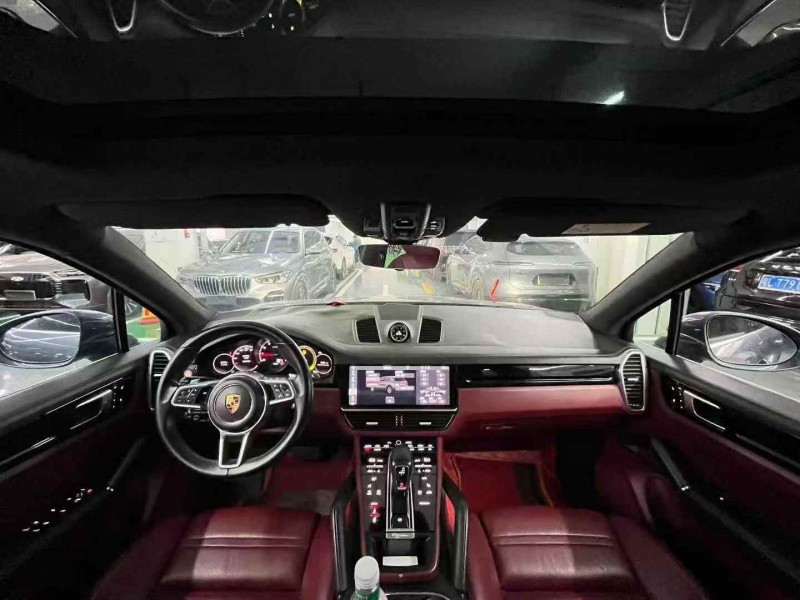 广州18年保时捷卡宴5