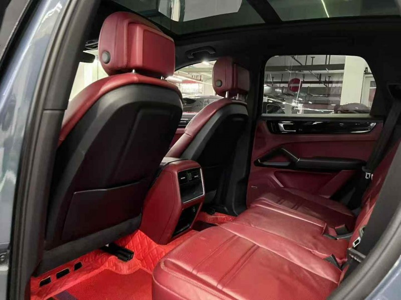 广州18年保时捷卡宴6