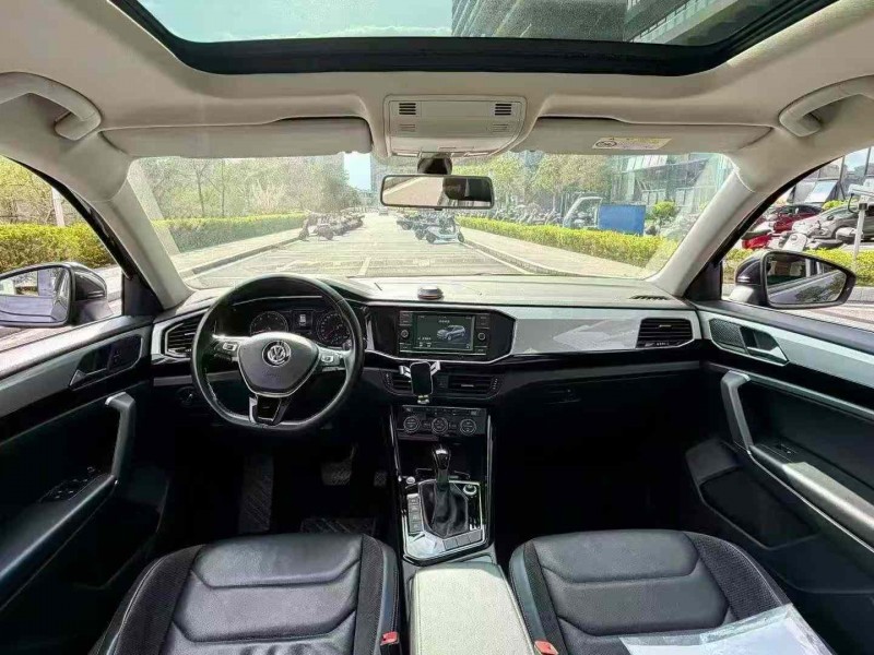 东莞19年大众探岳5