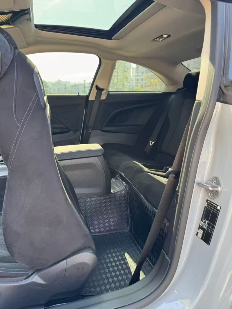 重庆25年宝马2系9