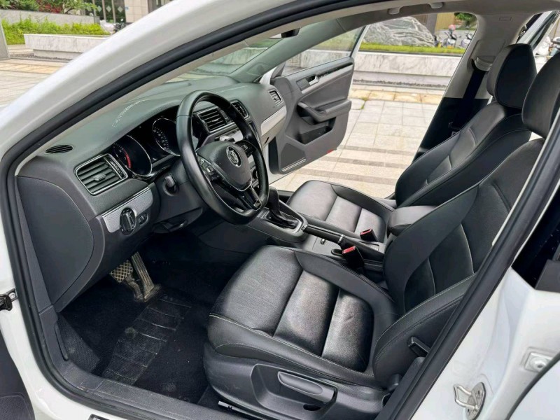 阳江19年大众速腾5