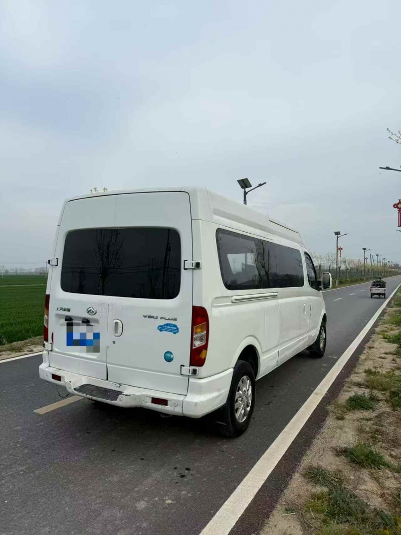 安阳22年大通V808