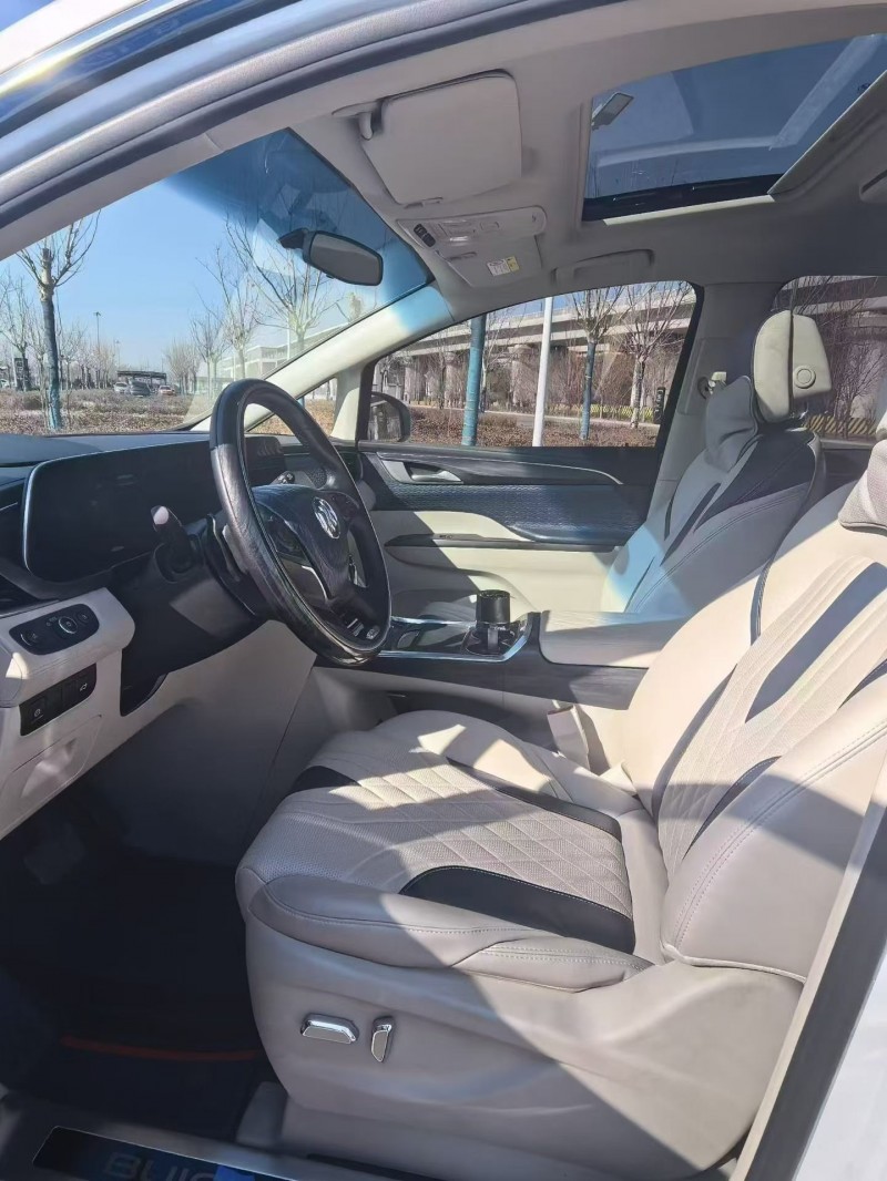 天津22年别克GL85