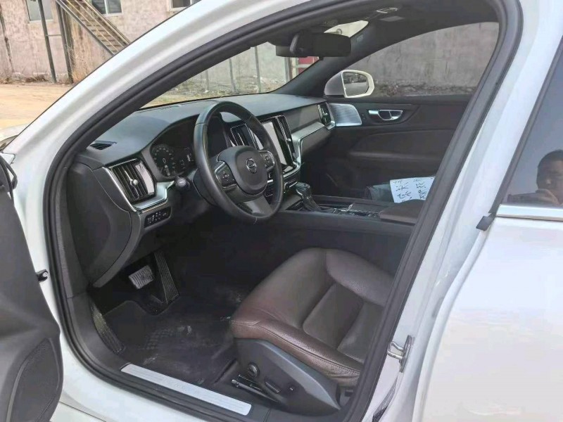 保定21年沃尔沃S60L7