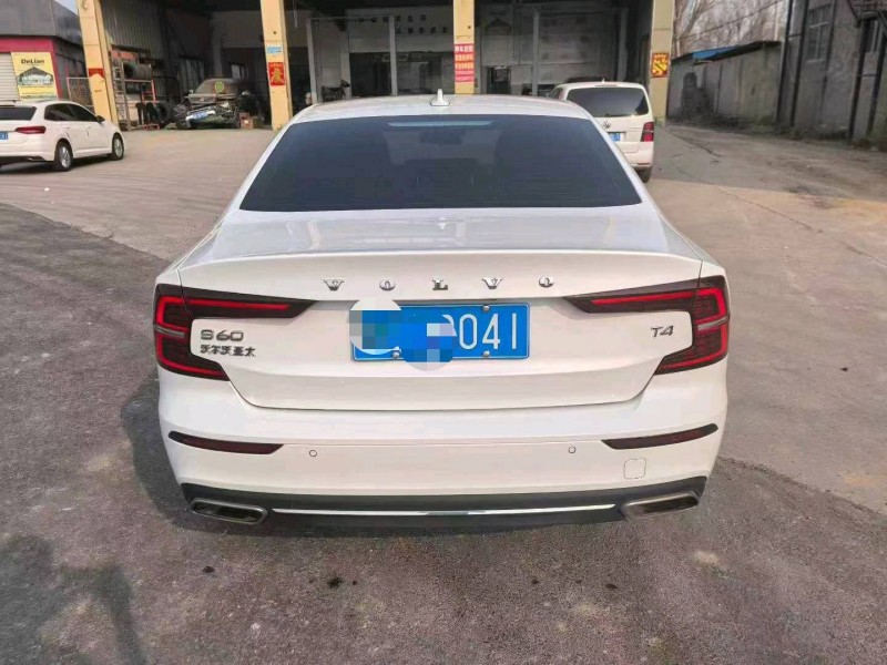 保定21年沃尔沃S60L8