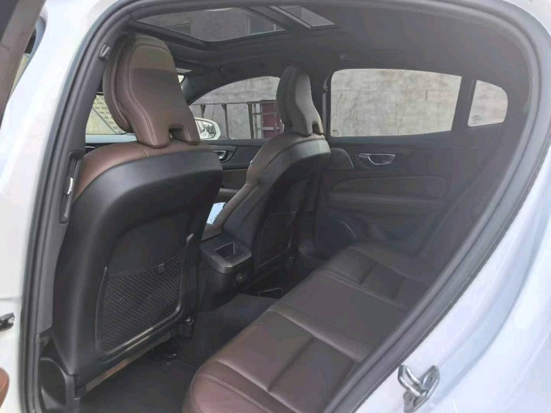 保定21年沃尔沃S60L9