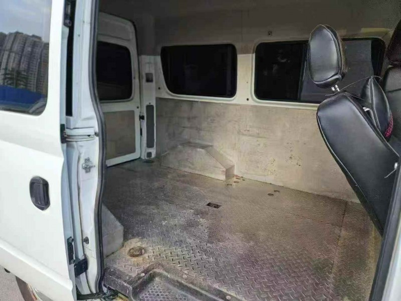 钦州21年大通V806