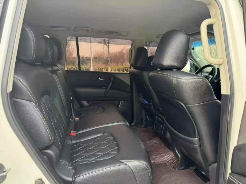 东营17年日产途乐3