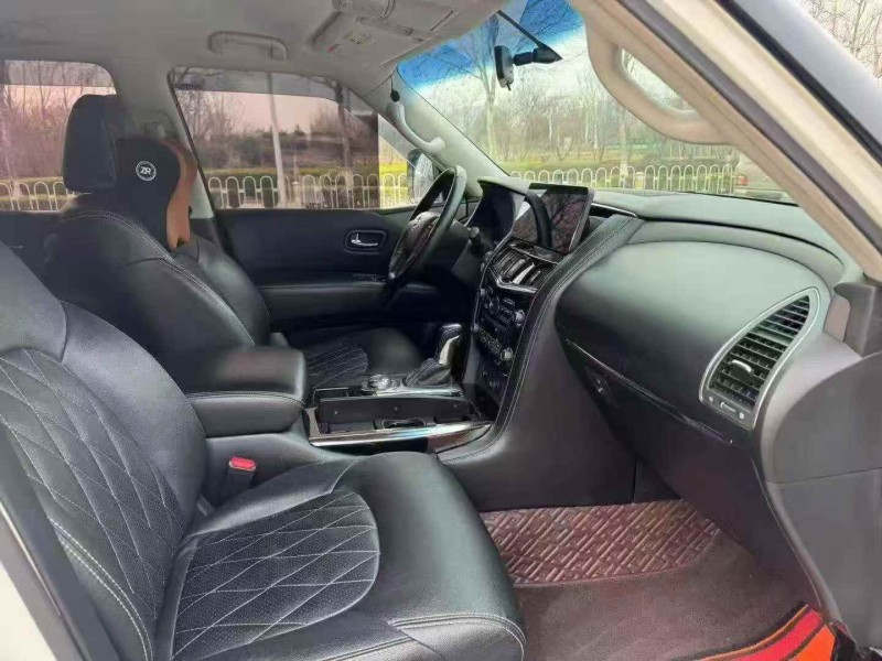 东营17年日产途乐7