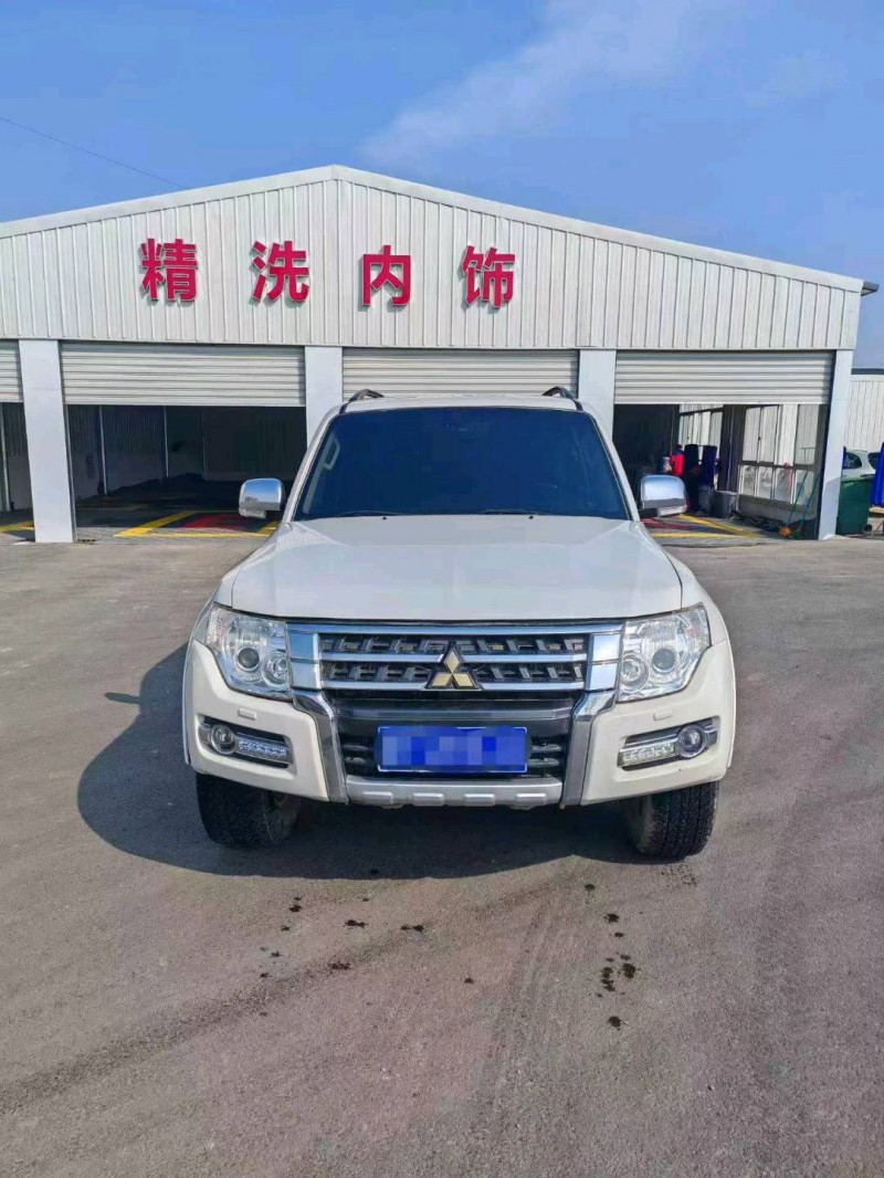 保定15年三菱帕杰罗1