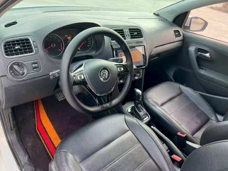 济宁17年大众polo4